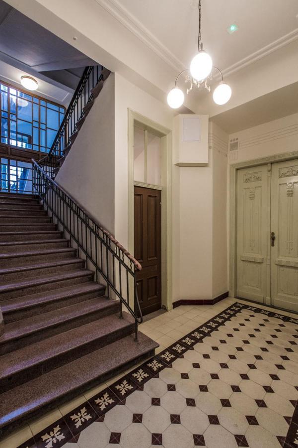 ワルシャワApartament Grey Pearl Downtownアパートメント エクステリア 写真