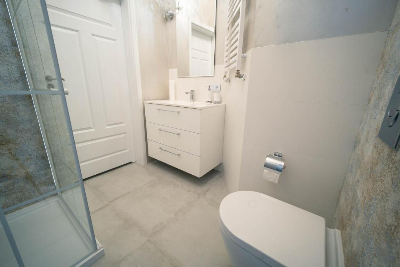 ワルシャワApartament Grey Pearl Downtownアパートメント エクステリア 写真