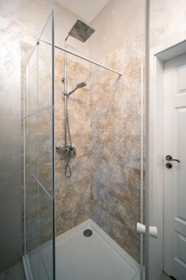 ワルシャワApartament Grey Pearl Downtownアパートメント エクステリア 写真